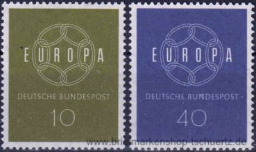 Bund, 320-21 **