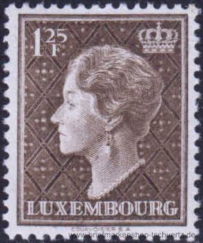 Luxemburg, 450 **